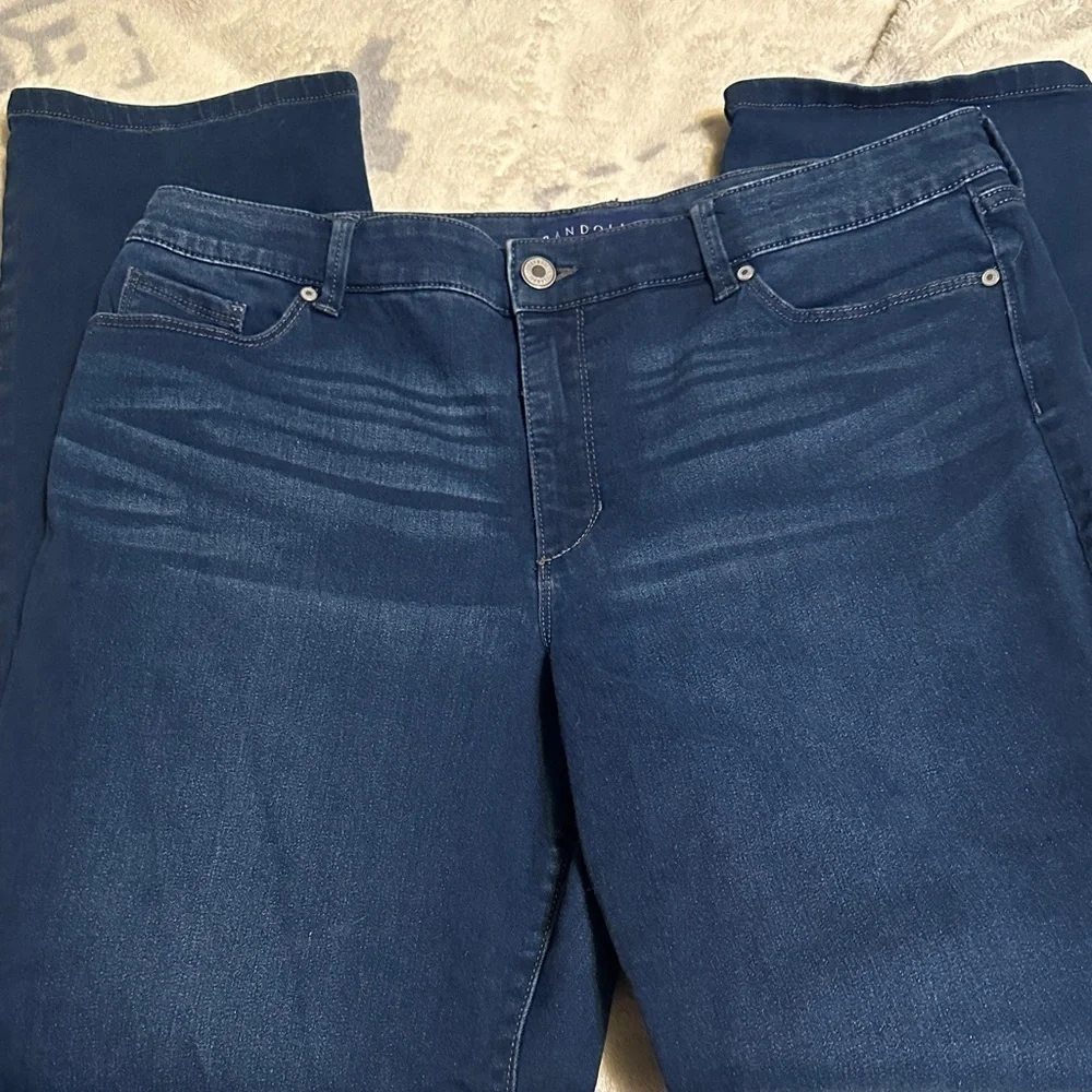 A86.  Bandolino AMY Women's Dark Blue Straight Leg Jeans size 14
